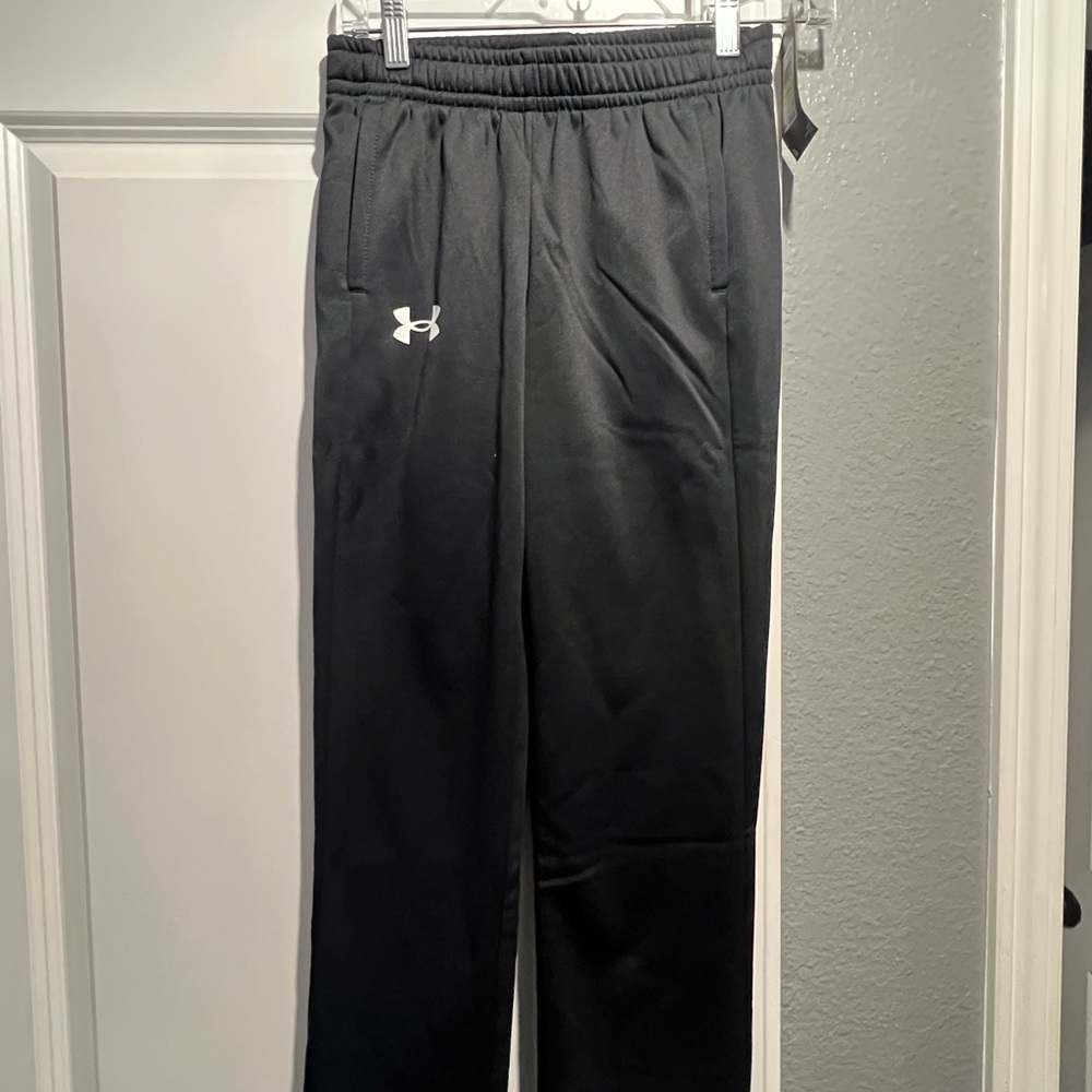 Boys Under Armour black fleece pants